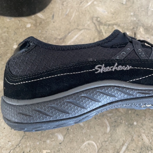 SKECHERS BLACK RELAXED FIT SNEAKERS - Picture 4 of 6